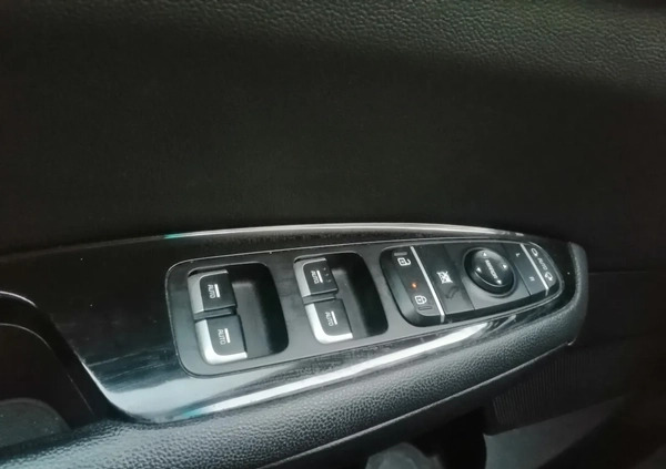 Kia Optima cena 50000 przebieg: 200000, rok produkcji 2017 z Warszawa małe 154